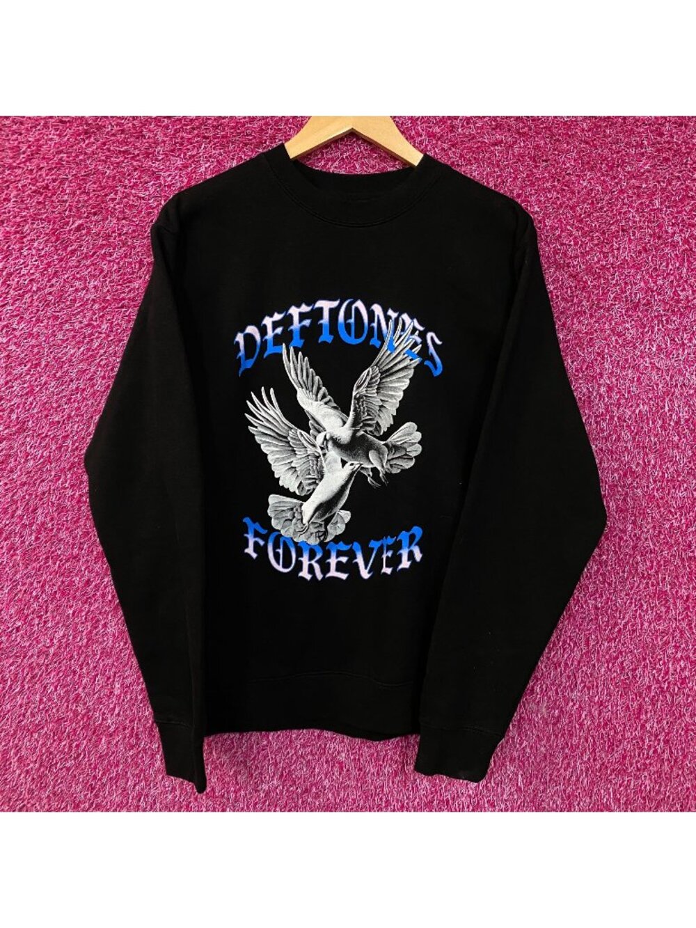 Deftones 2025 North American Tour Doves Graphic Crewneck Sweatshirt Medium